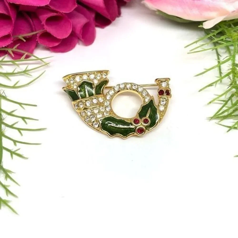VINTAGE⚜️MONET French Horn Crystal Pavé Christmas Brooch